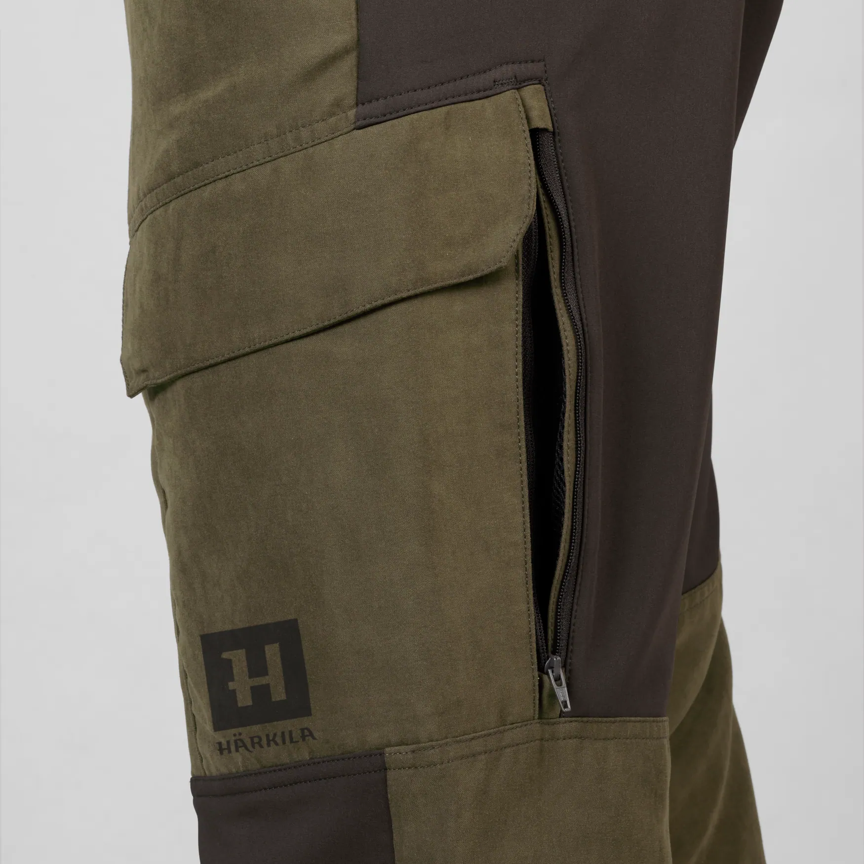 Harkila pantalone Scandinavian boja Willow green/Deep brown vel.56 – Harkila – Lovačke Pantalone – slika 1
